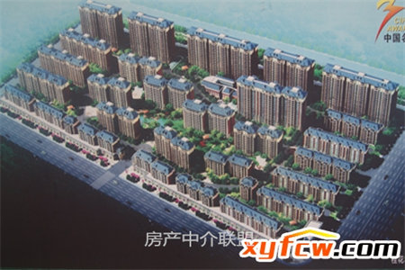 繁荣路学校旁边，华美小区74m2套二送附房8平米急售